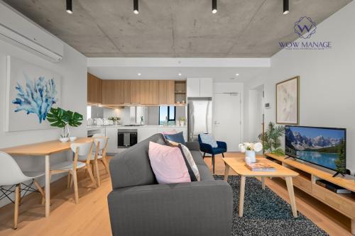 WOW Apartment on Hancock Southbank - Tap to explore photos