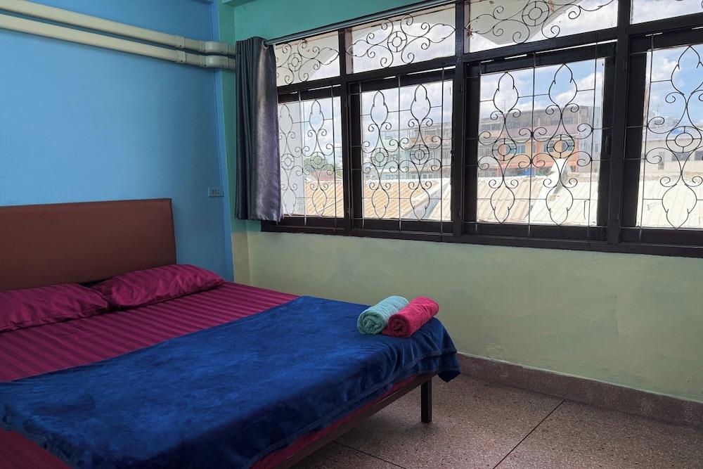 Roxx social hostel Room Type - Double Room with Shared Bathroom with window