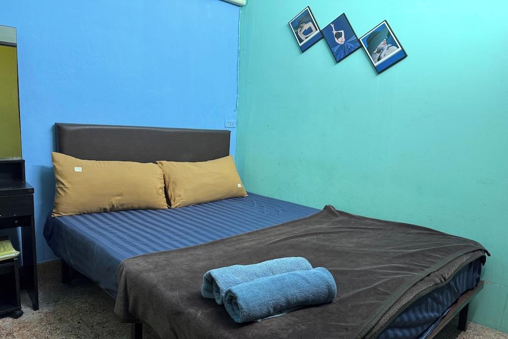 Roxx social hostel Room Type - Double Room with Private Bathroom without window