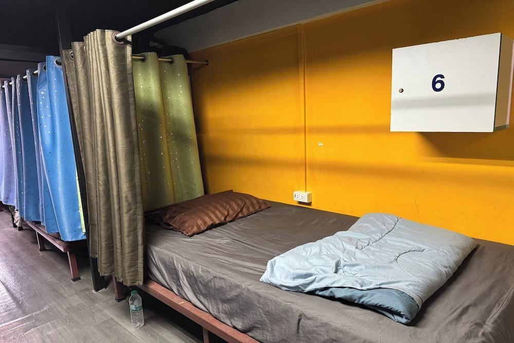 Roxx social hostel Room Type - 6-Bed Female Dormitory Room