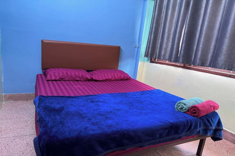 Roxx social hostel - Tap to explore photos