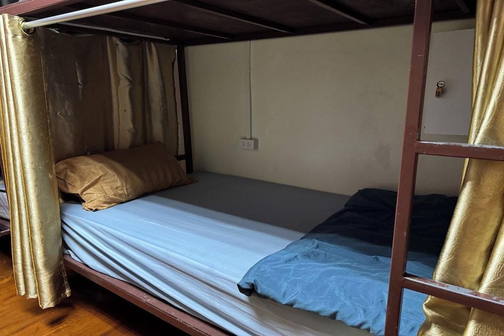 Roxx social hostel Room Type - 10 Beds in Mixed Dormitory Room