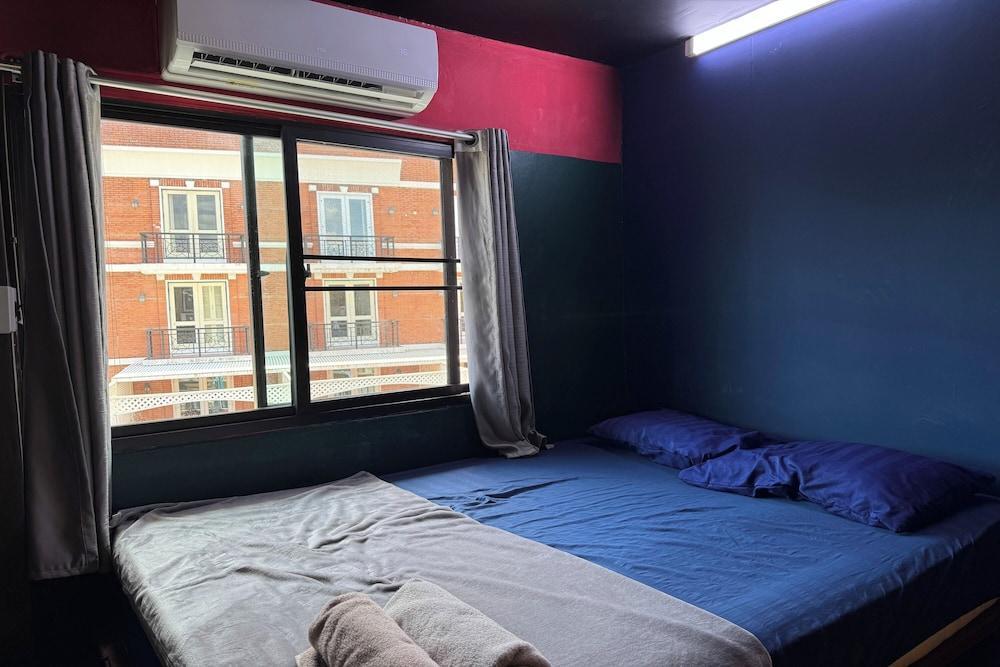 Roxx social hostel Room Type - Double Room with Private Bathroom with window
