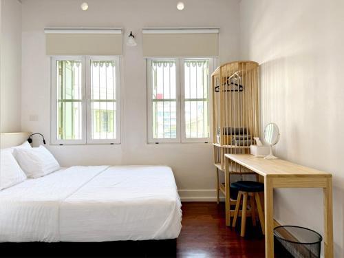 Vélin Chinatown - Entire house with 2 Bedrooms - Tap to explore photos