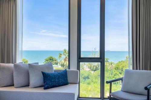 Howard Johnson by Wyndham Pattaya JC - Tap to explore photos