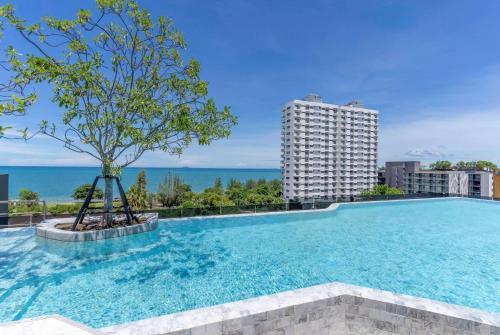 Howard Johnson by Wyndham Pattaya JC - Tap to explore photos