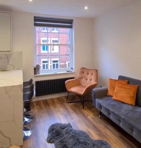 Covent Garden luxury Apartment - Tap to explore photos