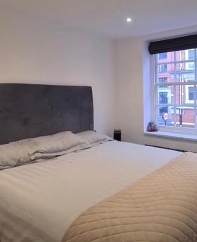 Covent Garden luxury Apartment - Tap to explore photos