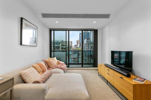 Southbank, River View, Free Parking - Tap to explore photos