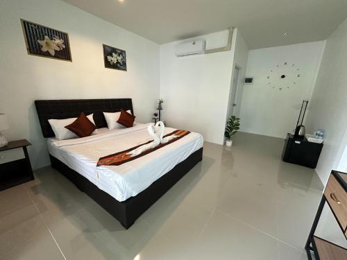 DA Airport Hotel Room Type - King Room