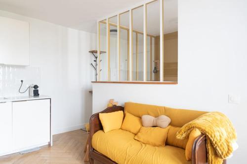 Cosy & quiet studio near La Villette - Tap to explore photos