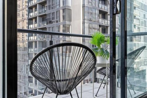 Central 1BR Southbank Apartment - Tap to explore photos