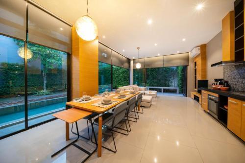 Zen Garden Villa Phuket - Tap to explore photos