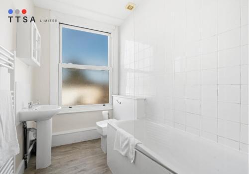 TTSA - Essential 1 Bedroom Apartment 2 Croydon - Tap to explore photos