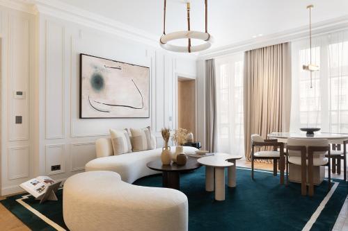 TheLander - Serviced Apartments in Champs Elysées - Tap to explore photos