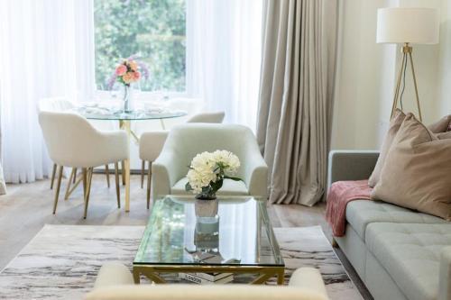 Elegant Apartment on the iconic Gloucester Road - Tap to explore photos