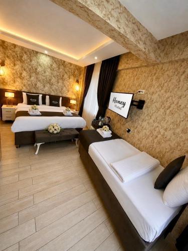 Honey Hotel Room Type - Triple Room
