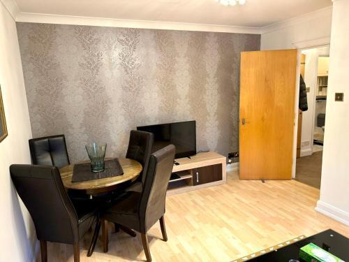 Cute 1 Bedroom in Maida Vale - Tap to explore photos