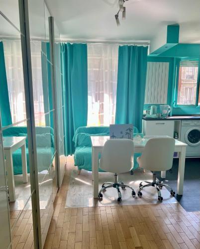 Cozy Studio near Tour Eiffel - Tap to explore photos