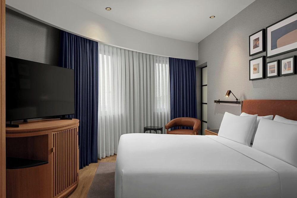 Four Points By Sheraton Istanbul Pendik Room Type - Superior Room, 1 King Bed, City View, Corner Four Points By Sheraton Istanbul Pendik Room Type - Superior Room, 1 King Bed, City View, Corner