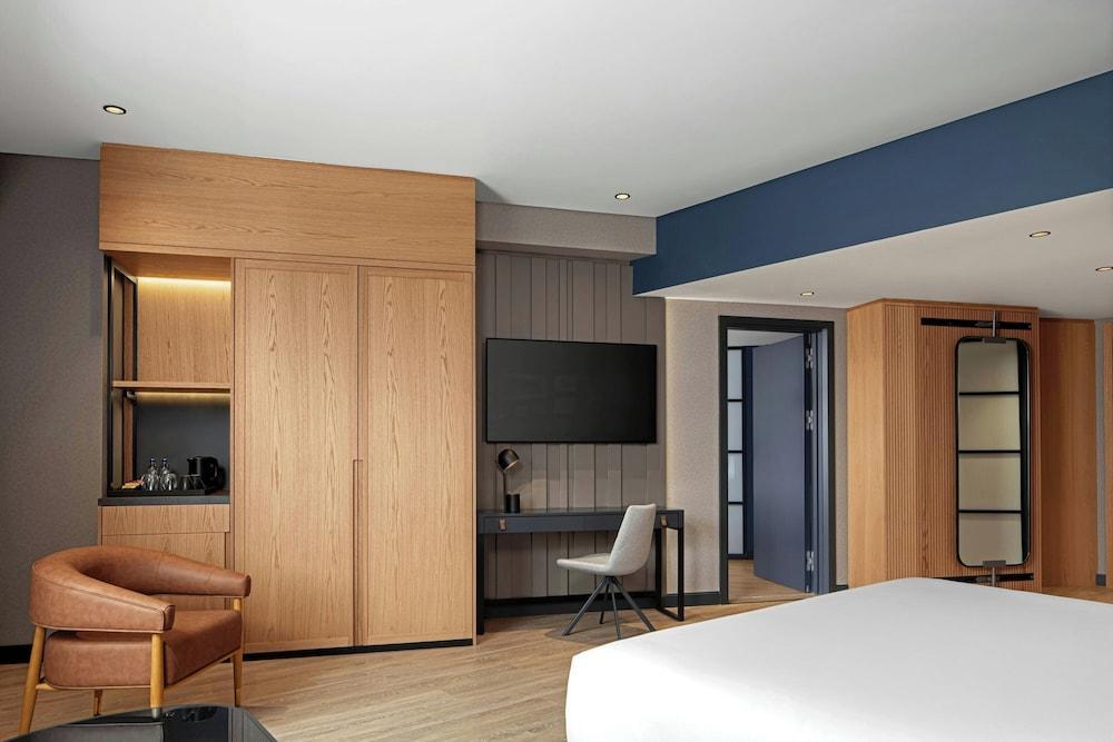 Four Points By Sheraton Istanbul Pendik - Tap to explore photos