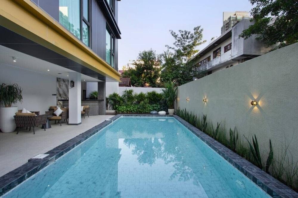 Aquila Hotel Bangkok - Tap to explore photos