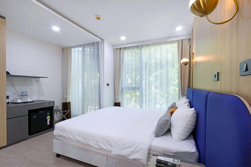 Aquila Hotel Bangkok - Tap to explore photos