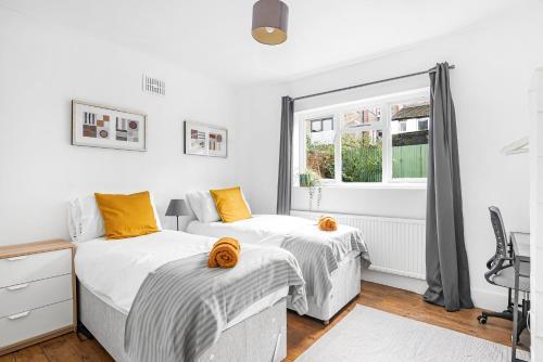 Urban Haven 2-Bedroom Apt, SW17 London - Sleep 5 - Room Type - Two-Bedroom Apartment Urban Haven 2-Bedroom Apt, SW17 London - Sleep 5 - Room Type - Two-Bedroom Apartment