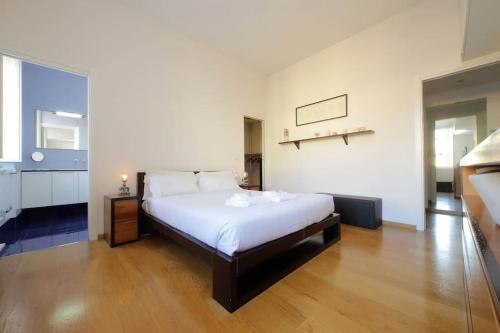 Vatican Luxury Apartment - Tap to explore photos