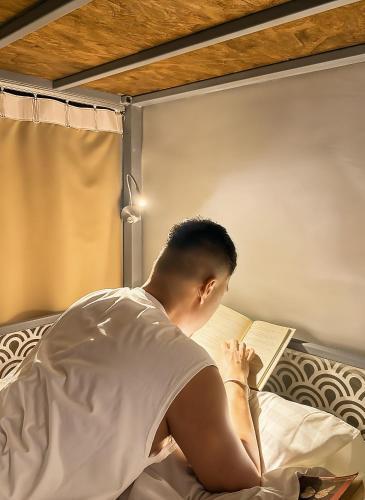 Friends Hostel - Phuket Airport Room Type - Bed in 6-Bed Mixed Dormitory Room
