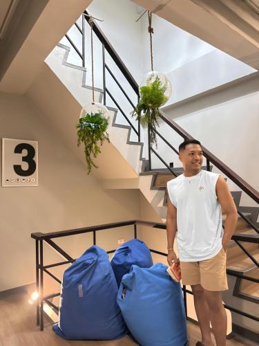 Friends Hostel - Phuket Airport - Tap to explore photos