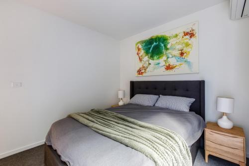 Large Central Prahran Retreat - Tap to explore photos