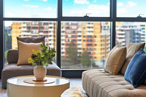 Spacious 2Bedroom Apt in Homebush - Tap to explore photos