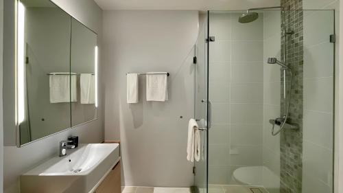 Modern Condo at Diamond Resort - Tap to explore photos