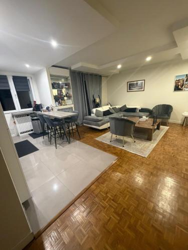 appartement 65m - Tap to explore photos