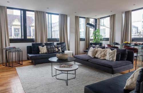 Huge Apartment On Oxford Street- Central London - Tap to explore photos