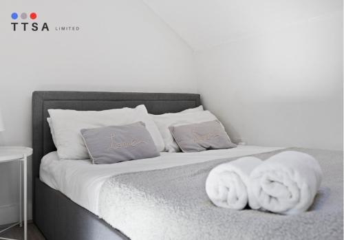 TTSA - Essential 1 Bedroom Apartment 1 Croydon