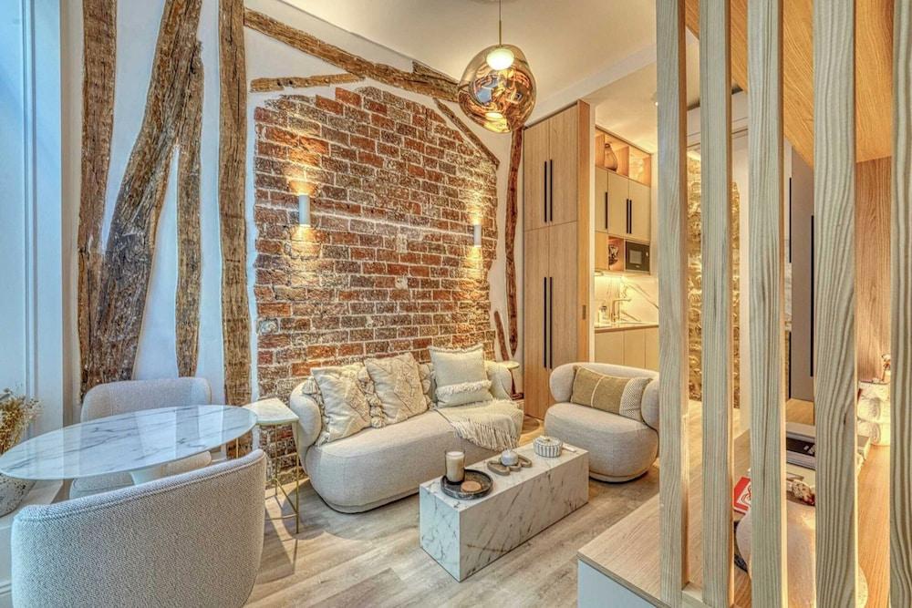 Central Historic Loft by Architect, Near Louvre - Tap to explore photos