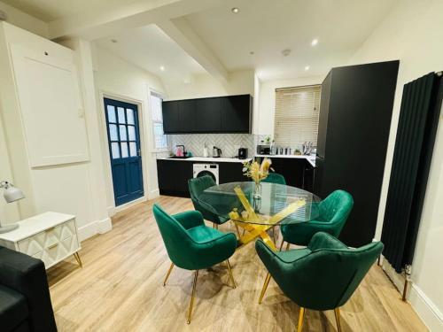 10 min from Stratford shopping centre, garden! - Tap to explore photos