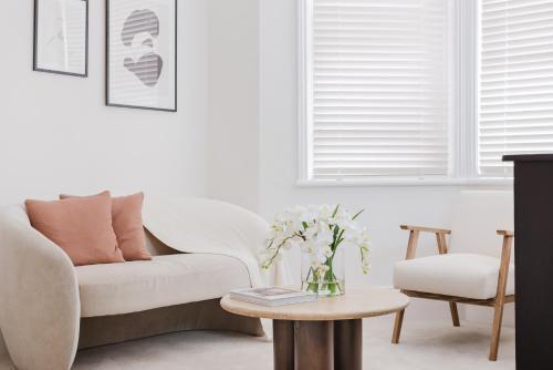 Cosy Charming Apartment in Central London - Tap to explore photos