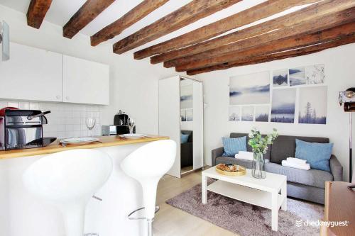 Cozy studio 2P - Rue Mouffetard - Tap to explore photos