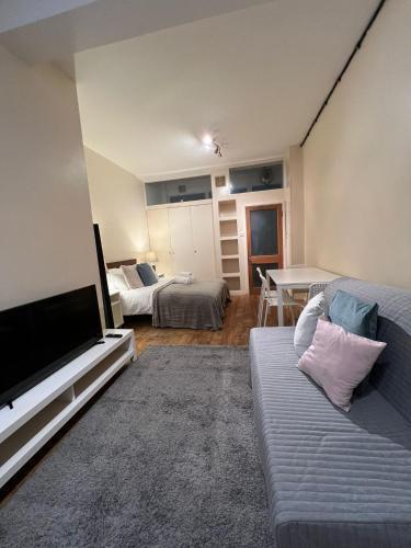 Cool Studio London 10min to Oxford Circus - Tap to explore photos