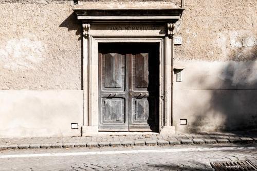 Caffarella Suite - Tap to explore photos