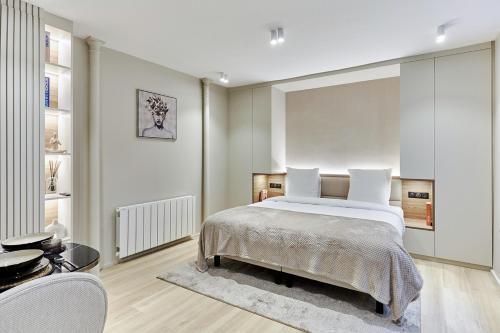 Studio Center of Paris by Studio prestige