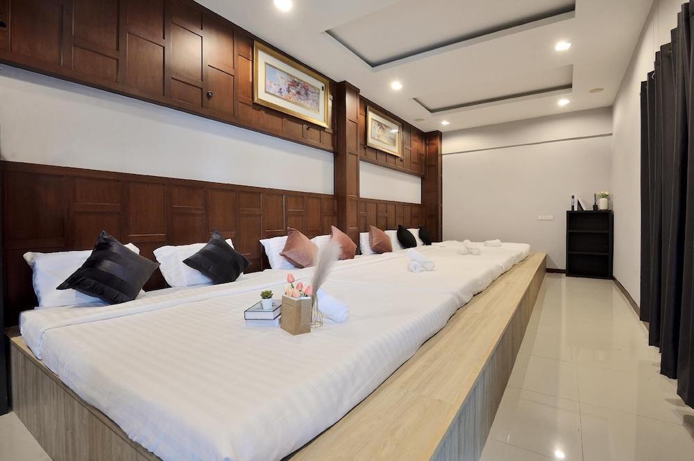 Deco Lux Hotel Room Type - Family Studio