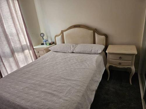 Spacious and Modern Two Bedroom Two Bathroom Flat - Tap to explore photos