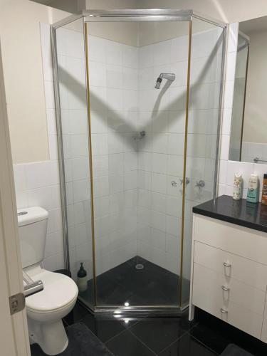 Convenience & Luxury Apartment - Tap to explore photos