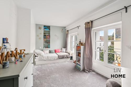 Triplex Atypique à 10mn de Paris