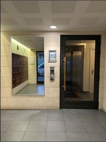 Studio à 2 pas du métro