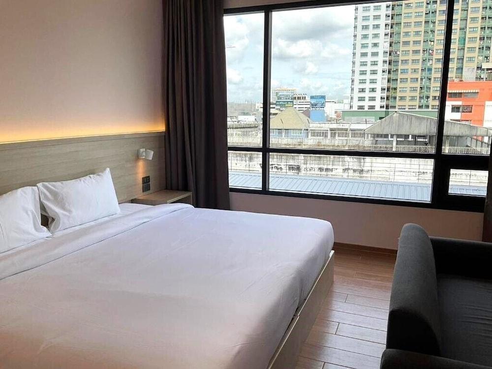 35 Bow Hotel Room Type - Deluxe Double or Twin Room 35 Bow Hotel Room Type - Deluxe Double or Twin Room